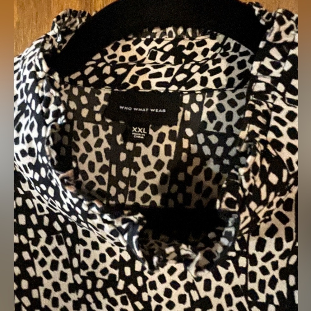 Women’s Ruffle Neck Blouse - Picture 5 of 5